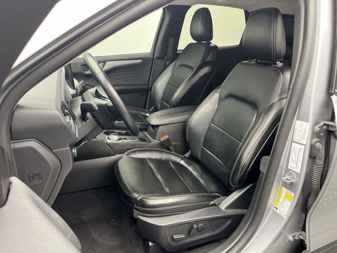 Certified 2024 Ford Escape Platinum AWD/4WD image 10