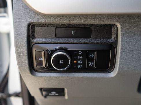 Used 2023 Ford F450 XLT w/ FX4 Off-Road Package AWD/4WD image 17