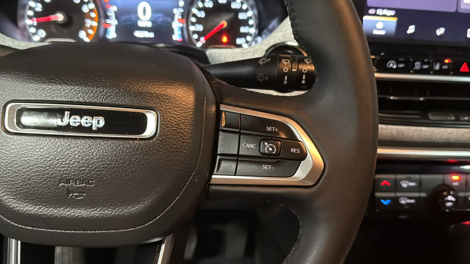 Used 2024 Jeep Compass Latitude AWD/4WD image 14