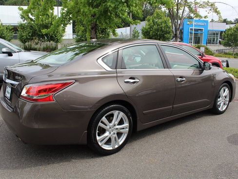 Used 2015 Nissan Altima 3.5 SL FWD image 5