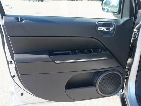 Used 2012 Jeep Compass Limited w/ Sun/Sound Group AWD/4WD image 19