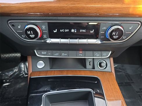 Used 2023 Audi Q5 e Premium Plus w/ Premium Plus Package image 27