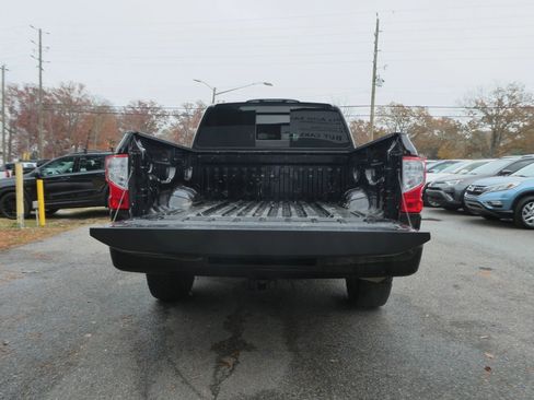 Used 2019 Nissan Titan SV w/ SV Convenience Package image 7