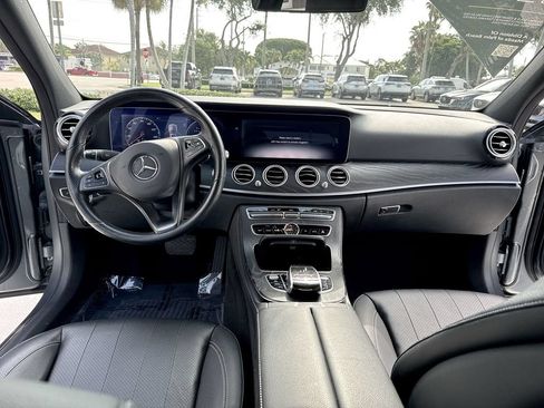 Used 2018 Mercedes-Benz E 300 4MATIC image 36