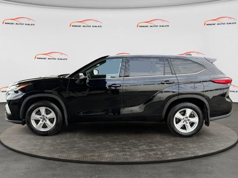 Used 2021 Toyota Highlander L AWD/4WD image 7