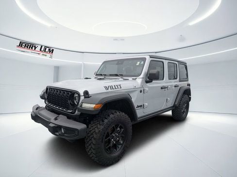 Used 2024 Jeep Wrangler Unlimited Sport AWD/4WD image 7