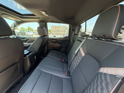 New 2026 GMC Canyon Denali AWD/4WD image 5