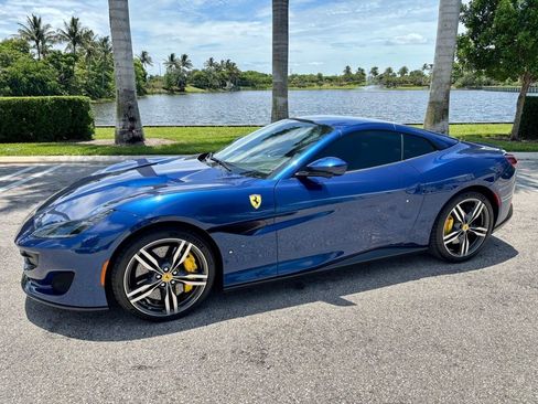 Used 2020 Ferrari Portofino RWD image 2