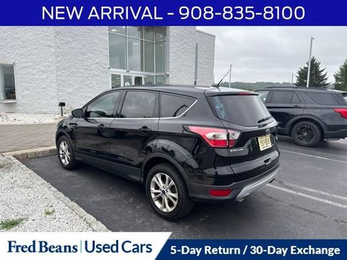 Used 2017 Ford Escape SE w/ SE Cold Weather Package AWD/4WD image 6