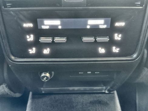 Used 2024 Porsche Cayenne S AWD/4WD image 12