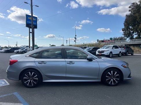 Used 2023 Honda Civic EX image 5
