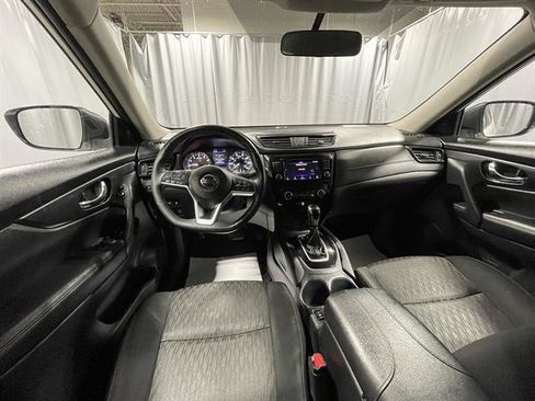 Used 2018 Nissan Rogue SV image 25