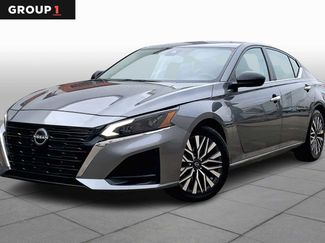 Used 2024 Nissan Altima 2.5 SV video 1