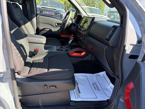 Used 2025 Nissan Frontier PRO-4X w/ Pro Convenience Package AWD/4WD image 16
