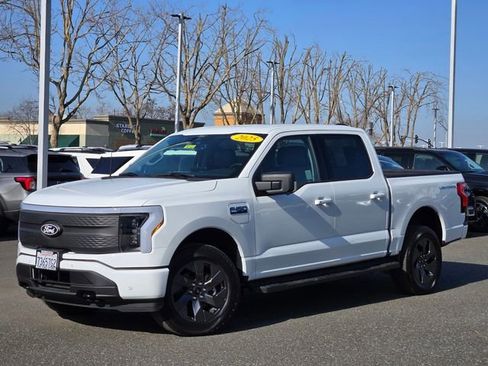Used 2025 Ford F150 Lightning Flash image 2