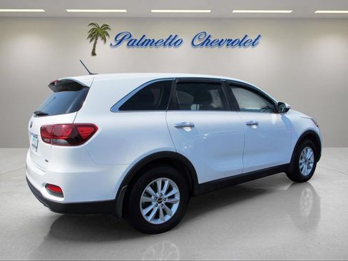 Used 2020 Kia Sorento LX FWD image 3
