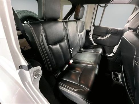 Used 2017 Jeep Wrangler Unlimited Sahara AWD/4WD image 22
