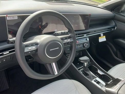 New 2025 Hyundai Santa Cruz SE image 17
