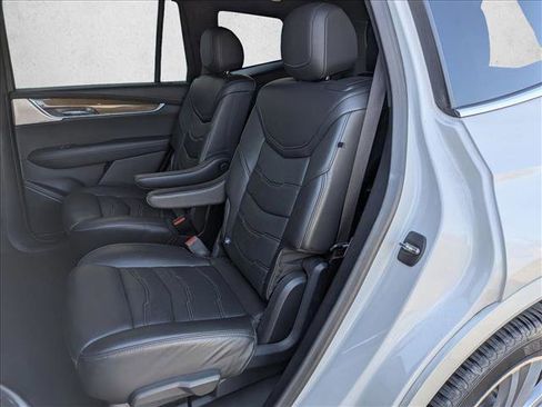 Used 2022 Cadillac XT6 Premium Luxury w/ Platinum Package AWD/4WD image 19