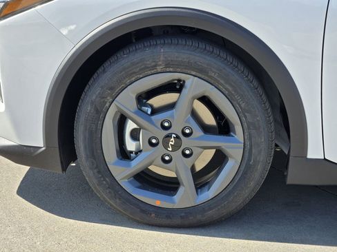 New 2026 Kia K4 FWD image 8