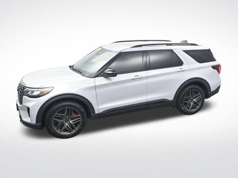 Certified 2026 Ford Explorer ST-Line w/ ST-Line Street Pack RWD image 27