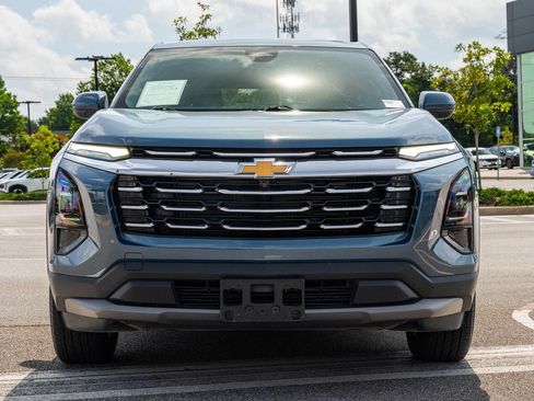 Used 2025 Chevrolet Equinox LT FWD image 2
