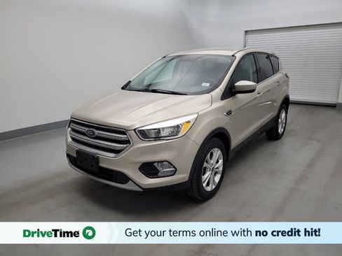 Used 2017 Ford Escape SE w/ SE Cold Weather Package AWD/4WD image 1