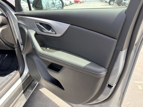 New 2025 Chevrolet Blazer LT w/ LPO, 'HIT The Road' Package FWD image 11