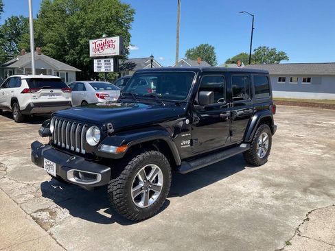Used 2020 Jeep Wrangler Unlimited Sahara AWD/4WD image 7