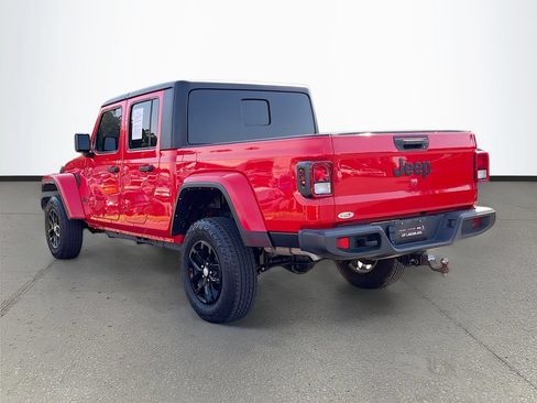 Used 2023 Jeep Gladiator Sport AWD/4WD image 5