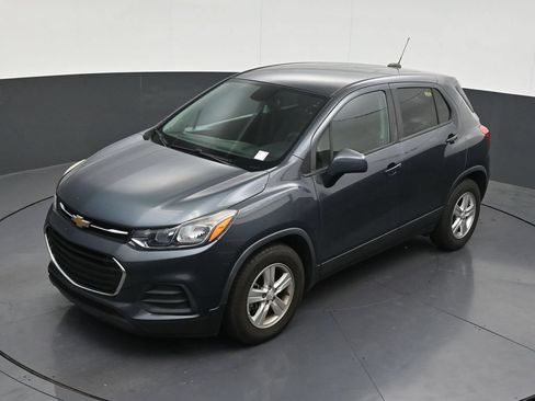 Used 2021 Chevrolet Trax LS w/ Tint and Cruise Package FWD image 15