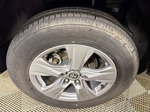 Used 2024 Toyota RAV4 XLE w/ Convenience Package image 18