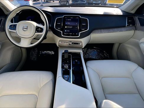 Certified 2024 Volvo XC90 B6 Plus image 14