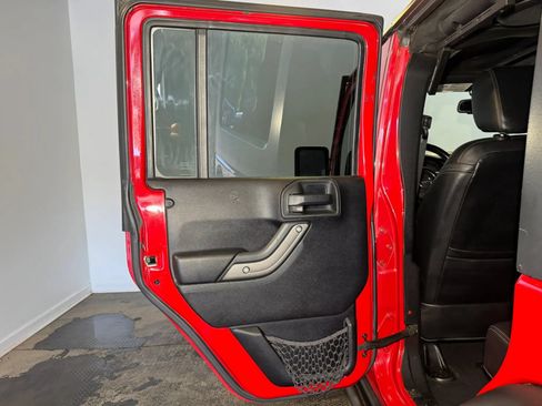 Used 2014 Jeep Wrangler Unlimited Sport w/ Quick Order Package 24S AWD/4WD image 26