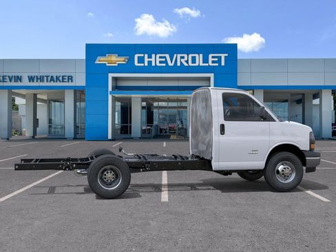 New 2026 Chevrolet Express 3500 w/ Power Convenience Package image 29