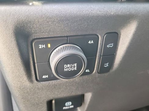 Certified 2025 Ford Expedition Platinum AWD/4WD image 17