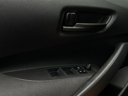 Used 2025 Toyota Corolla LE image 19