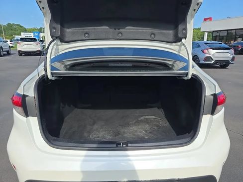 Used 2020 Toyota Corolla LE FWD image 45