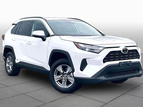 Certified 2025 Toyota RAV4 XLE AWD/4WD image 3