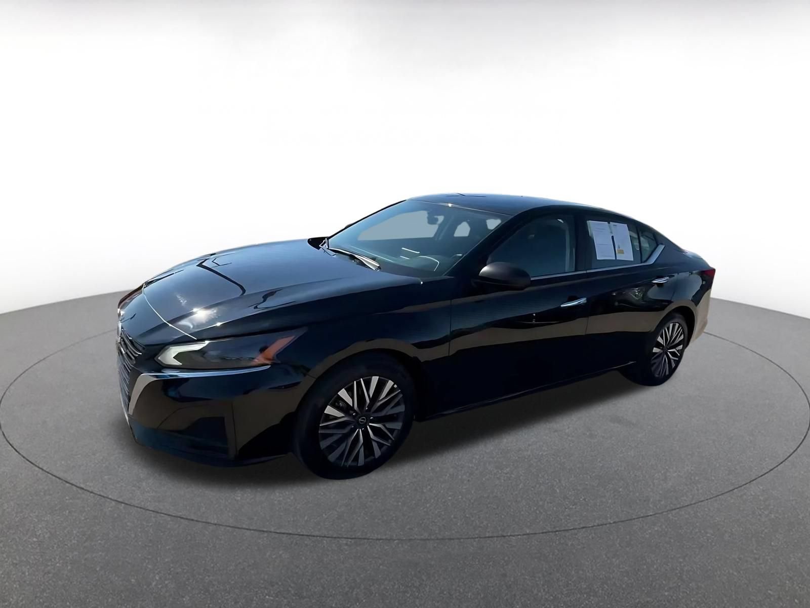 Used 2025 Nissan Altima 2.5 SV FWD image 7