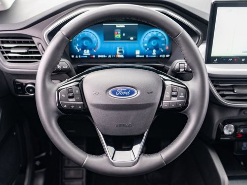 Used 2023 Ford Escape Platinum image 15