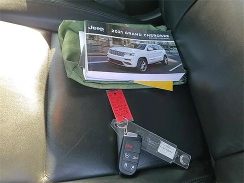 Used 2021 Jeep Grand Cherokee Limited image 7