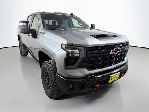 New 2026 Chevrolet Silverado 2500 ZR2 AWD/4WD image 3