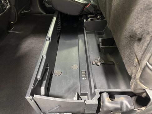 Used 2021 Ford F350 Platinum w/ Tremor Off-Road Package image 46