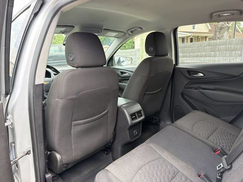 Used 2019 Chevrolet Equinox LT FWD image 19