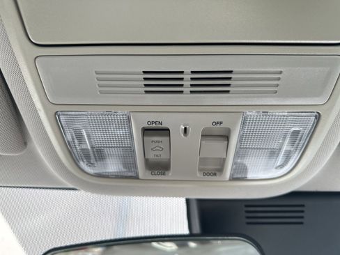 Used 2018 Honda Accord EX image 29