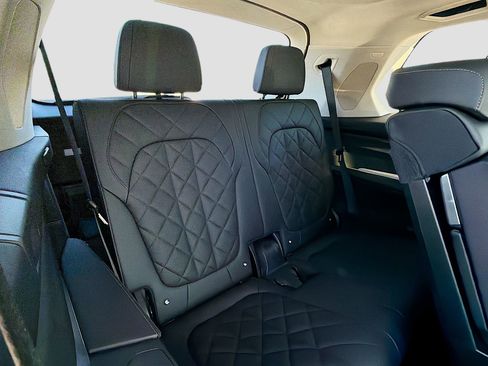 Certified 2025 BMW X7 xDrive40i w/ Premium Package image 23