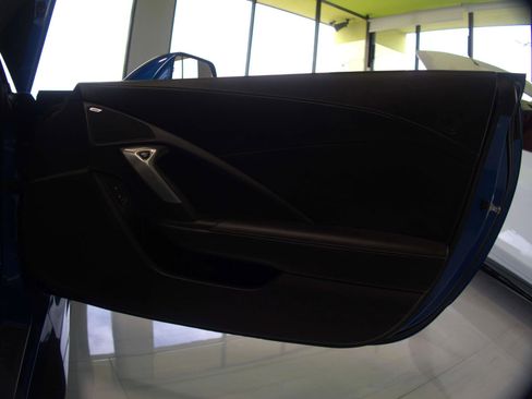 Used 2016 Chevrolet Corvette Z06 w/ 3LZ Preferred Equipment Group RWD image 28