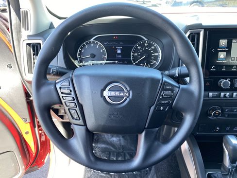 Used 2025 Nissan Frontier SV RWD image 28