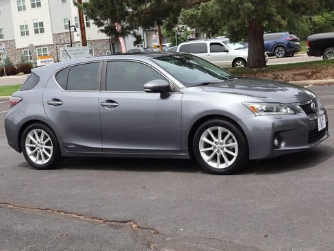 Used 2012 Lexus CT 200h Premium w/ Leather Pkg FWD image 2